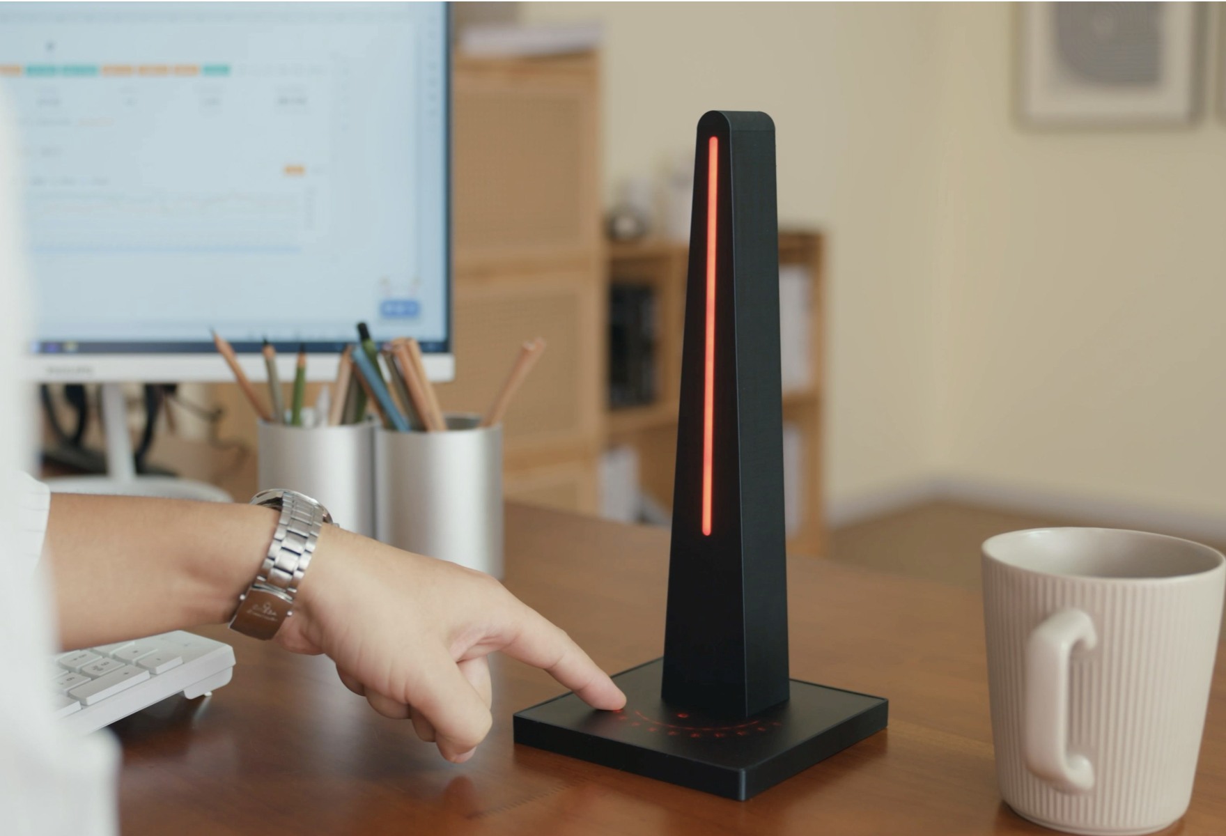 Setting the timer beside a desktop monitor